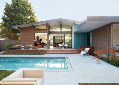Modern Pool & Patio Design.